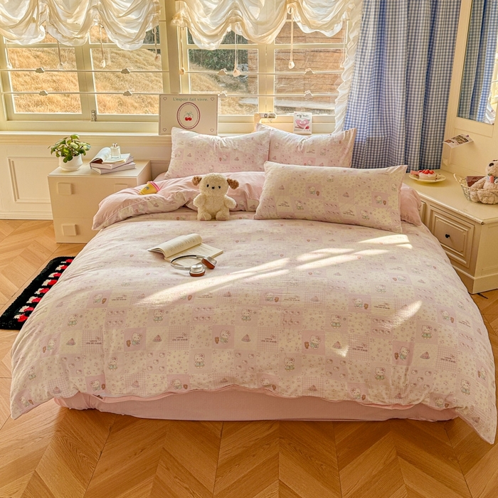 91家纺网 家纺一手货源 找家纺 女子家纺 2026春夏新款云感皱皱纱小清新四件套 拼格小猫