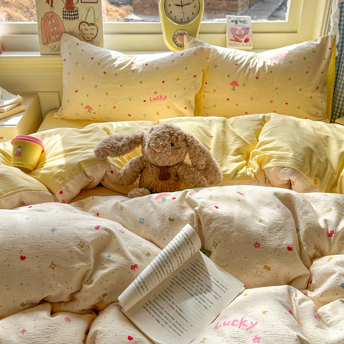 91家纺网 家纺一手货源 找家纺 女子家纺 2026春夏新款云感皱皱纱小清新四件套 幸运星