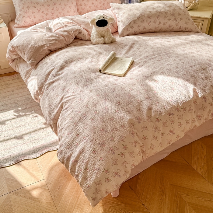 91家纺网 家纺一手货源 找家纺 女子家纺 2026春夏新款云感皱皱纱小清新四件套 碎花飘飘