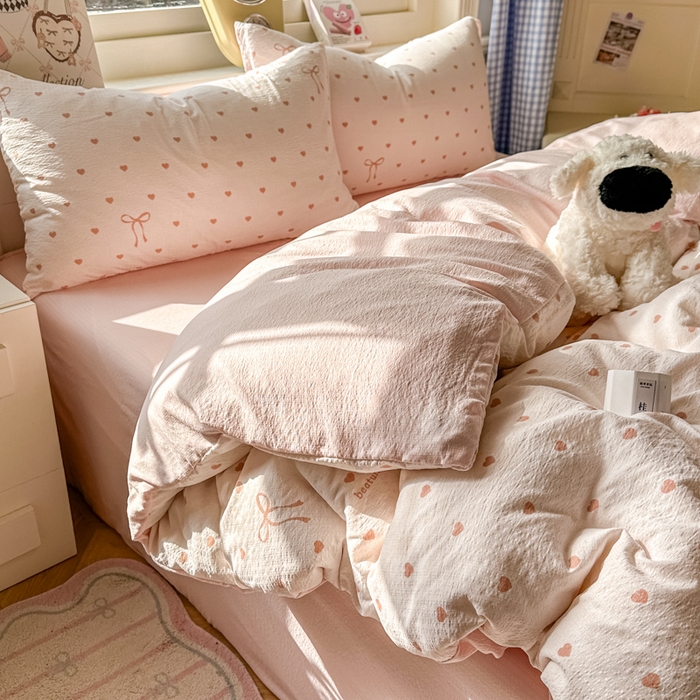 91家纺网 家纺一手货源 找家纺 女子家纺 2026春夏新款云感皱皱纱小清新四件套 少女爱心