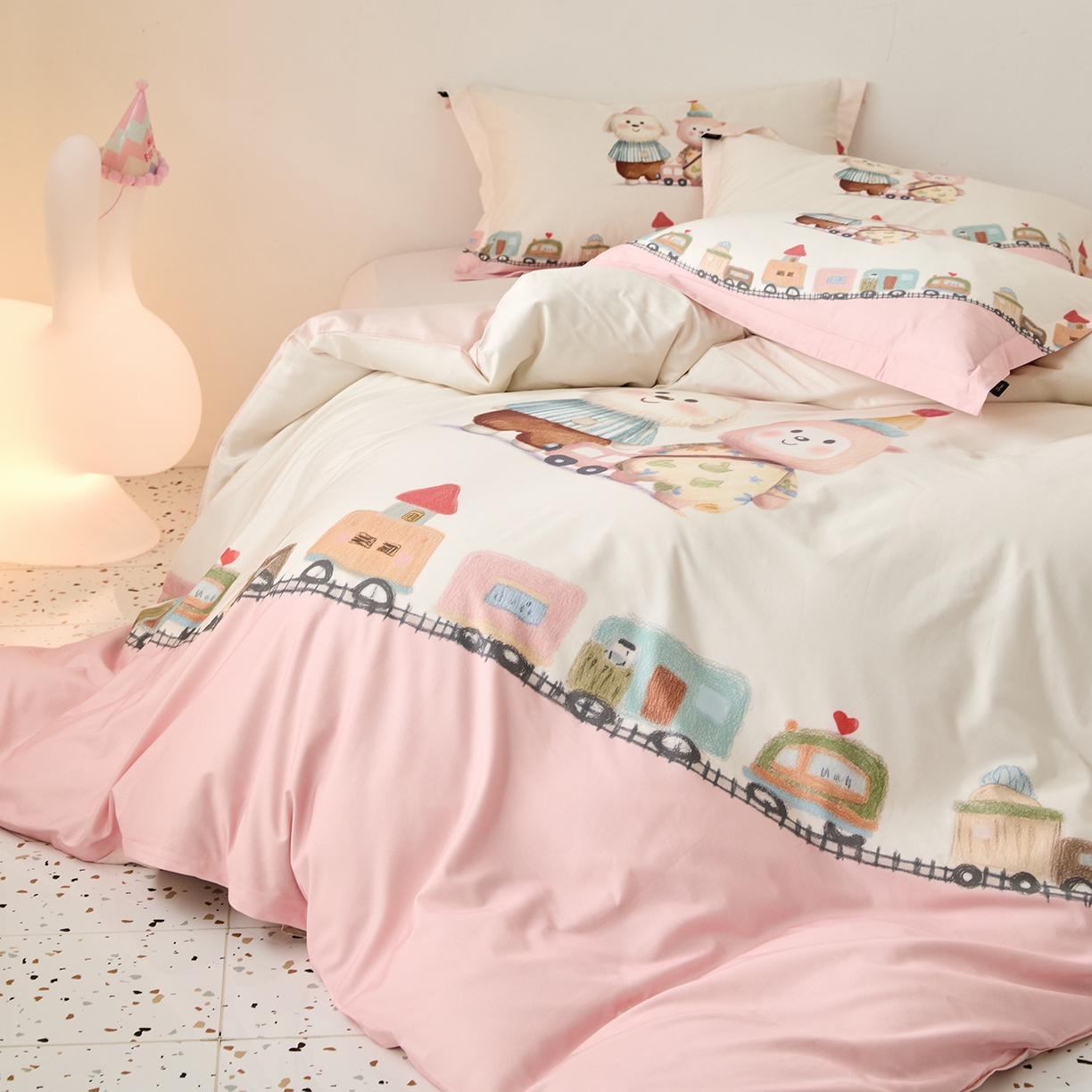 91家纺网 家纺一手货源 找家纺 梧桐树 2026新款60长绒棉平网大版系列四件套 P37好伙伴粉