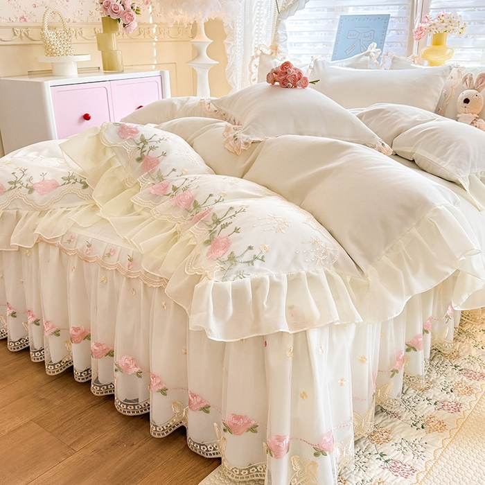 91家纺网 家纺一手货源 找家纺 漫布云家纺 2026春夏超柔水洗棉床裙款四件套-唯爱系列 唯爱-奶油白