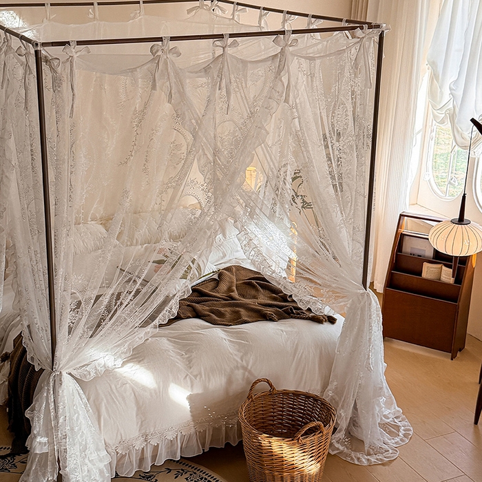 91家纺网 家纺一手货源 找家纺 都市缘蚊帐 2026新款浪漫落地蕾丝花边蚊帐905提花系带系列 薇尔庄园-奶油白