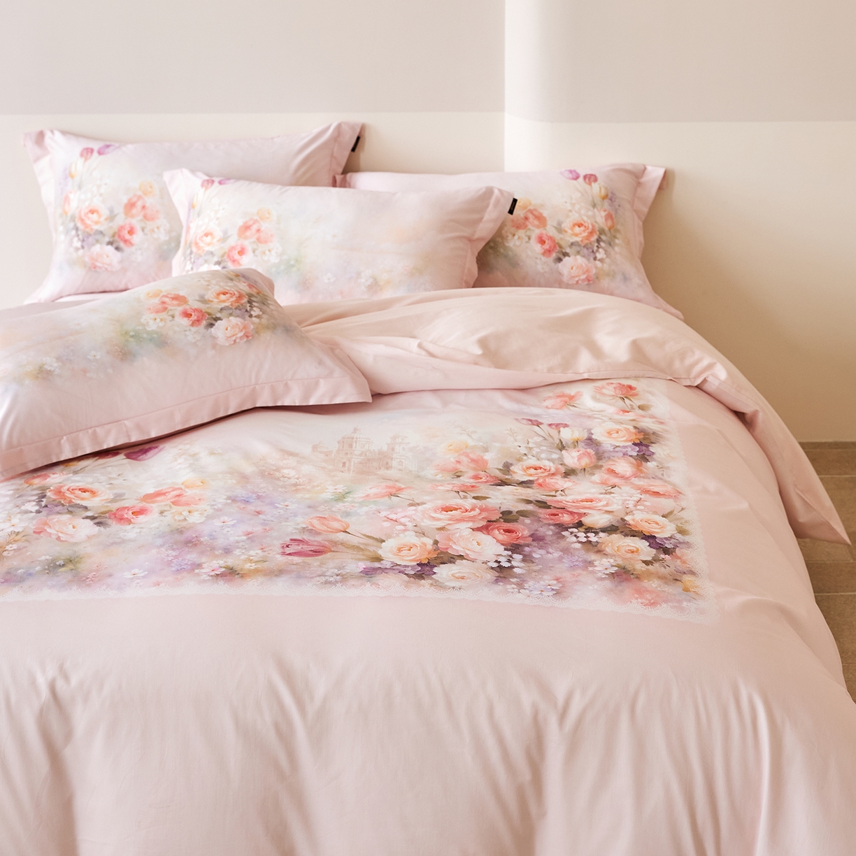 91家纺网 家纺一手货源 找家纺 梧桐树 2026新款60长绒棉平网大版系列四件套 PO3花雅粉