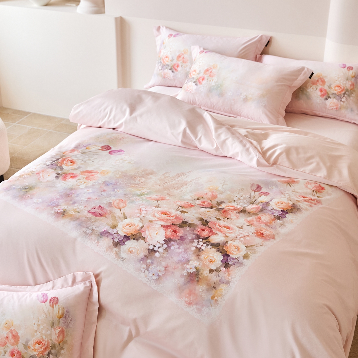 91家纺网 家纺一手货源 找家纺 梧桐树 2026新款60长绒棉平网大版系列四件套 PO3花雅粉