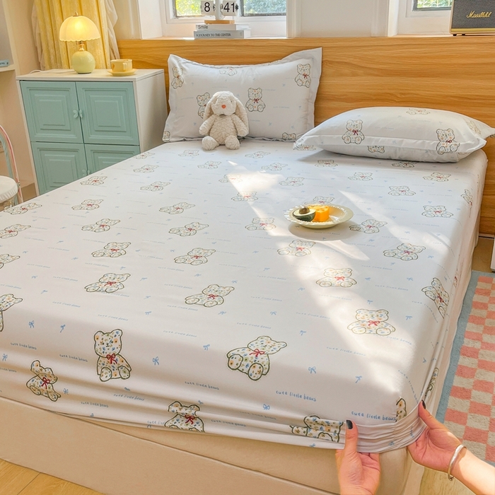 91家纺网 家纺一手货源 找家纺 默忆 2026新款针织双层纱印花糯小棉床笠 七彩小熊