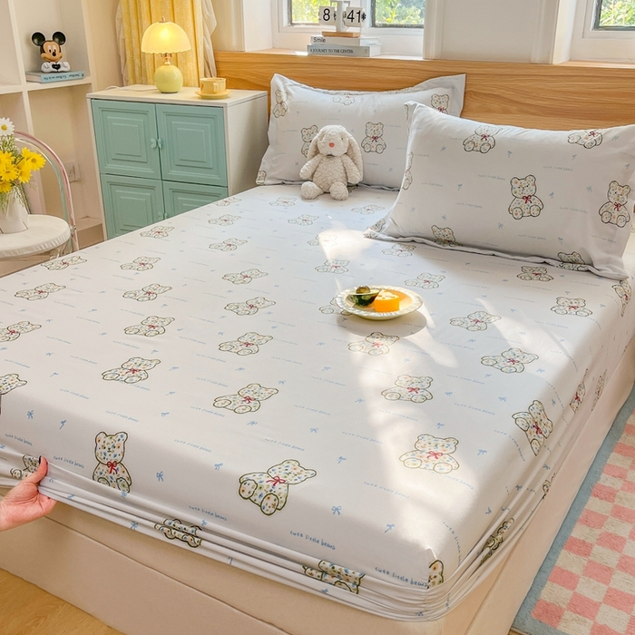 91家纺网 家纺一手货源 找家纺 默忆 2026新款针织双层纱印花糯小棉床笠 七彩小熊