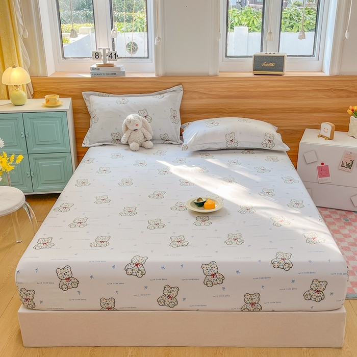 91家纺网 家纺一手货源 找家纺 默忆 2026新款针织双层纱印花糯小棉床笠 七彩小熊