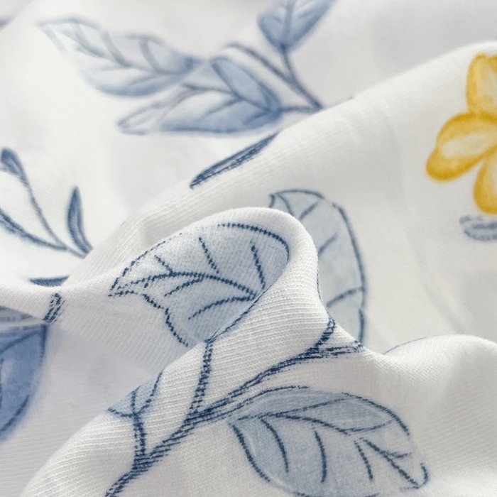 91家纺网 家纺一手货源 找家纺 默忆 2026新款针织双层纱印花糯小棉床笠 花枝招展