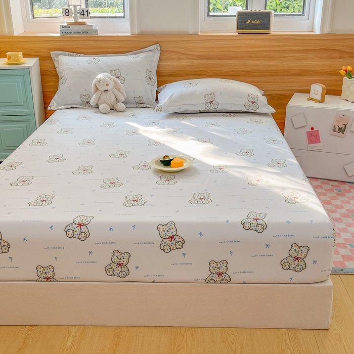 91家纺网 家纺一手货源 找家纺 默忆 2026新款针织双层纱印花糯小棉床笠 七彩小熊