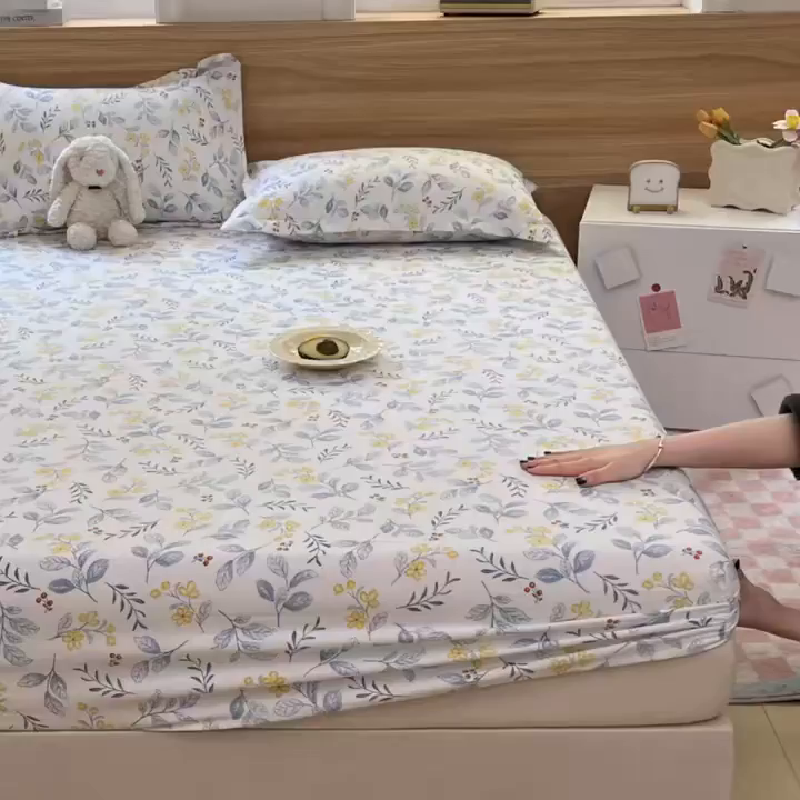 91家纺网 家纺一手货源 找家纺 默忆 2026新款针织双层纱印花糯小棉床笠 花枝招展