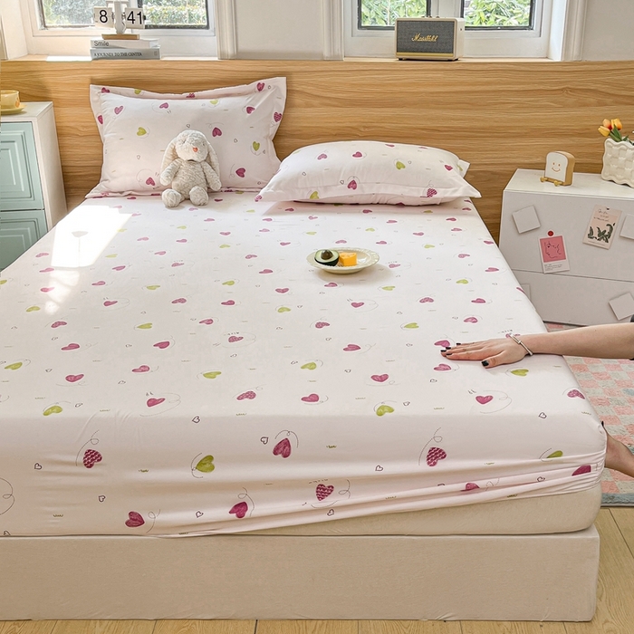 91家纺网 家纺一手货源 找家纺 默忆 2026新款针织双层纱印花糯小棉床笠 桃心粉