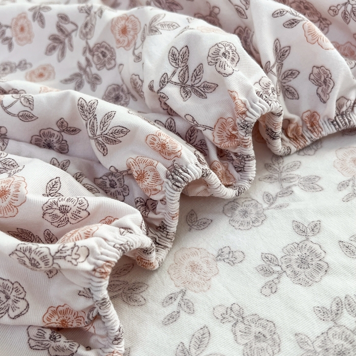 91家纺网 家纺一手货源 找家纺 默忆 2026新款针织双层纱印花糯小棉床笠 花海-玉