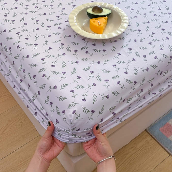 91家纺网 家纺一手货源 找家纺 默忆 2026新款针织双层纱印花糯小棉床笠 紫色花海