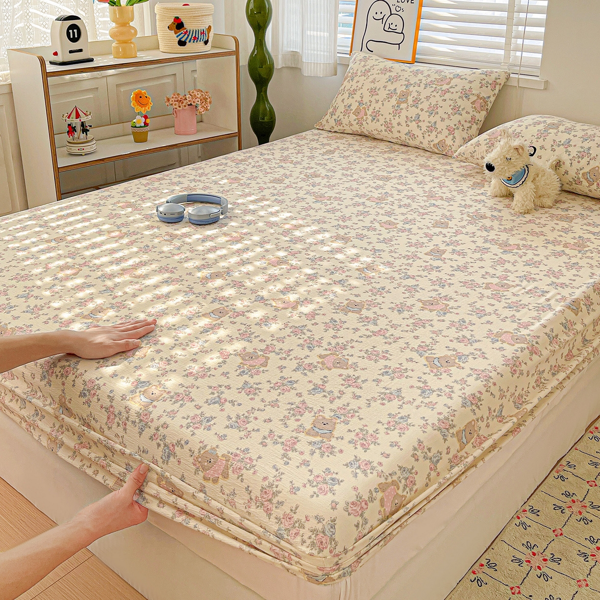 91家纺网 家纺一手货源 找家纺 仟人梦 2026新款云感双层纱印花单床笠床笠单件 花园里