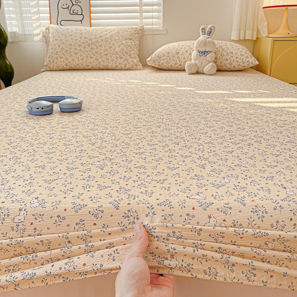 91家纺网 家纺一手货源 找家纺 仟人梦 2026新款云感双层纱印花单床笠床笠单件 花园兔