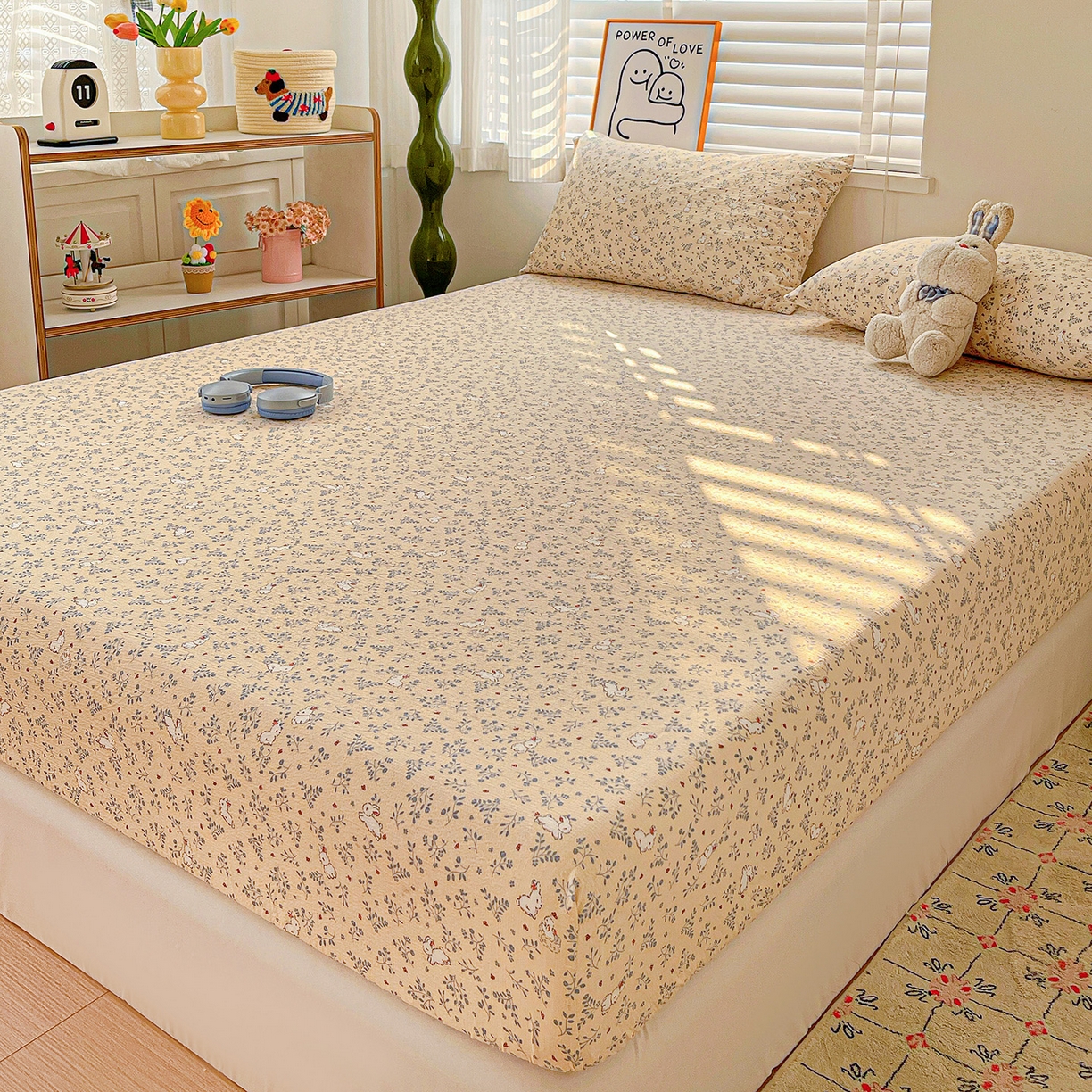 91家纺网 家纺一手货源 找家纺 仟人梦 2026新款云感双层纱印花单床笠床笠单件 花园兔