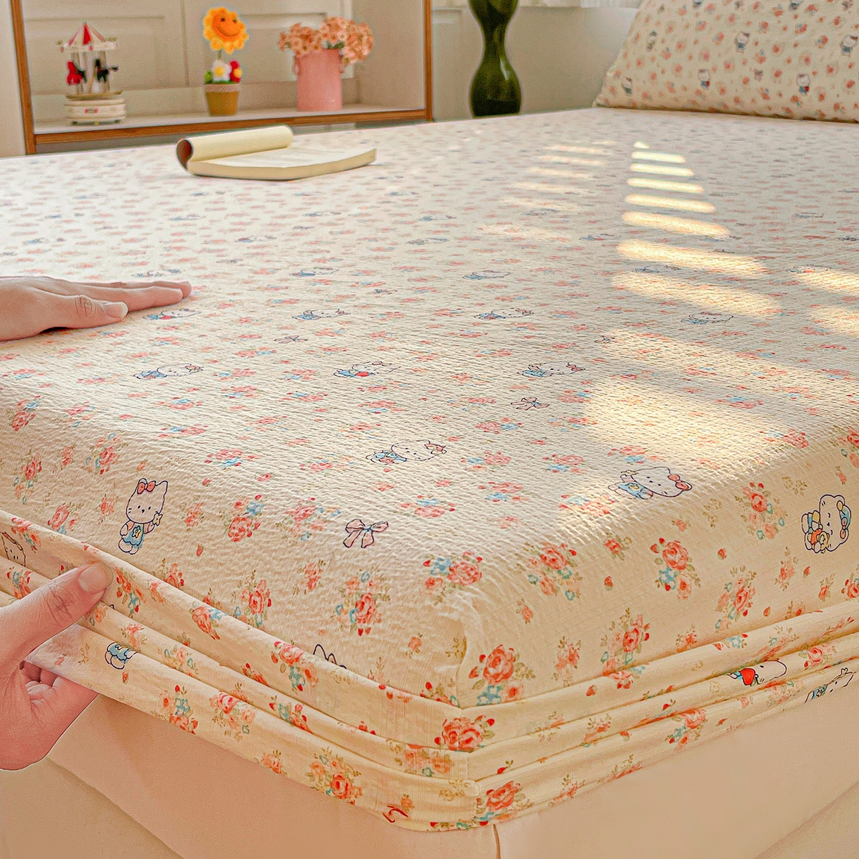 91家纺网 家纺一手货源 找家纺 仟人梦 2026新款云感双层纱印花单床笠床笠单件 凯迪猫