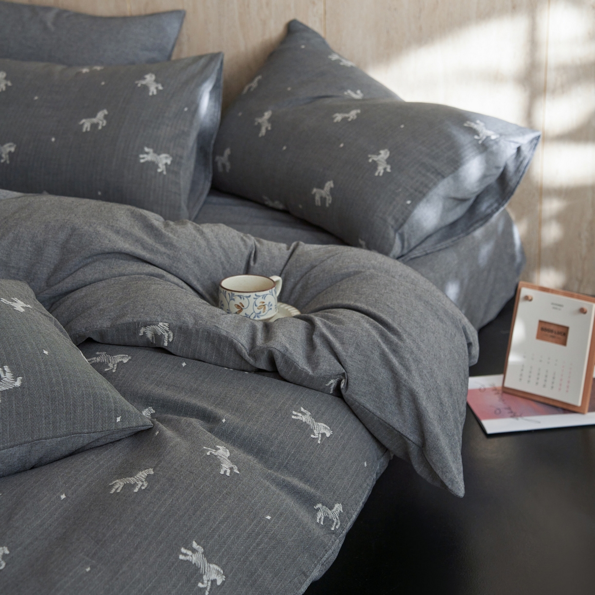 91家纺网 家纺一手货源 找家纺 如一 2026新款色织提花全棉水洗棉纯棉四件套第二批 骏影-黑