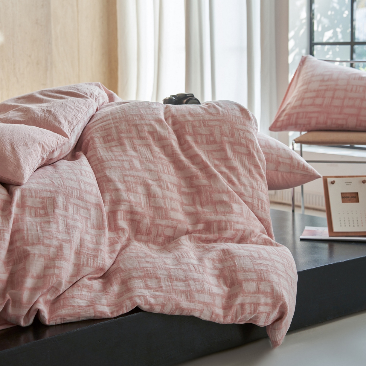 91家纺网 家纺一手货源 找家纺 如一 2026新款色织提花全棉水洗棉纯棉四件套第二批 浮光-粉