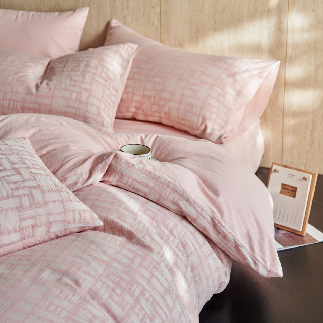 91家纺网 家纺一手货源 找家纺 如一 2026新款色织提花全棉水洗棉纯棉四件套第二批 浮光-粉