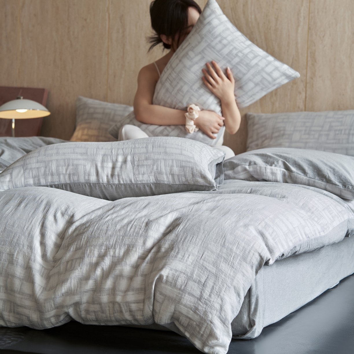 91家纺网 家纺一手货源 找家纺 如一 2026新款色织提花全棉水洗棉纯棉四件套第二批 浮光-灰