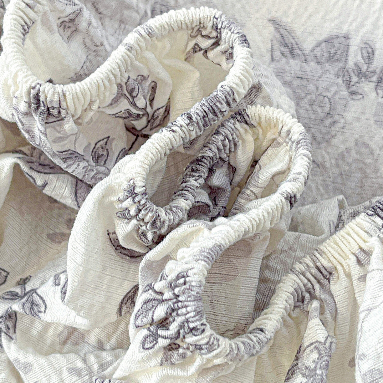 91家纺网 家纺一手货源 找家纺 仟人梦 2026新款云感双层纱印花单床笠床笠单件 蓝黛