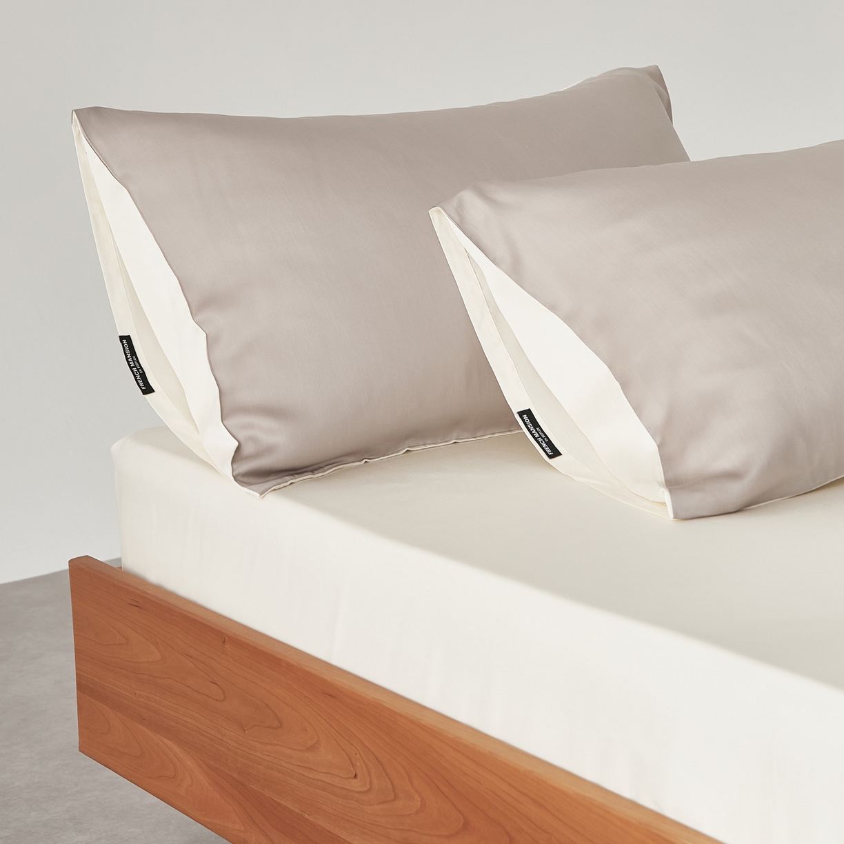 91家纺网 家纺一手货源 找家纺 EH家居 2026春夏新款简约纯色天丝单品枕套（AB版）（被套同款） 仲夏-果栗色