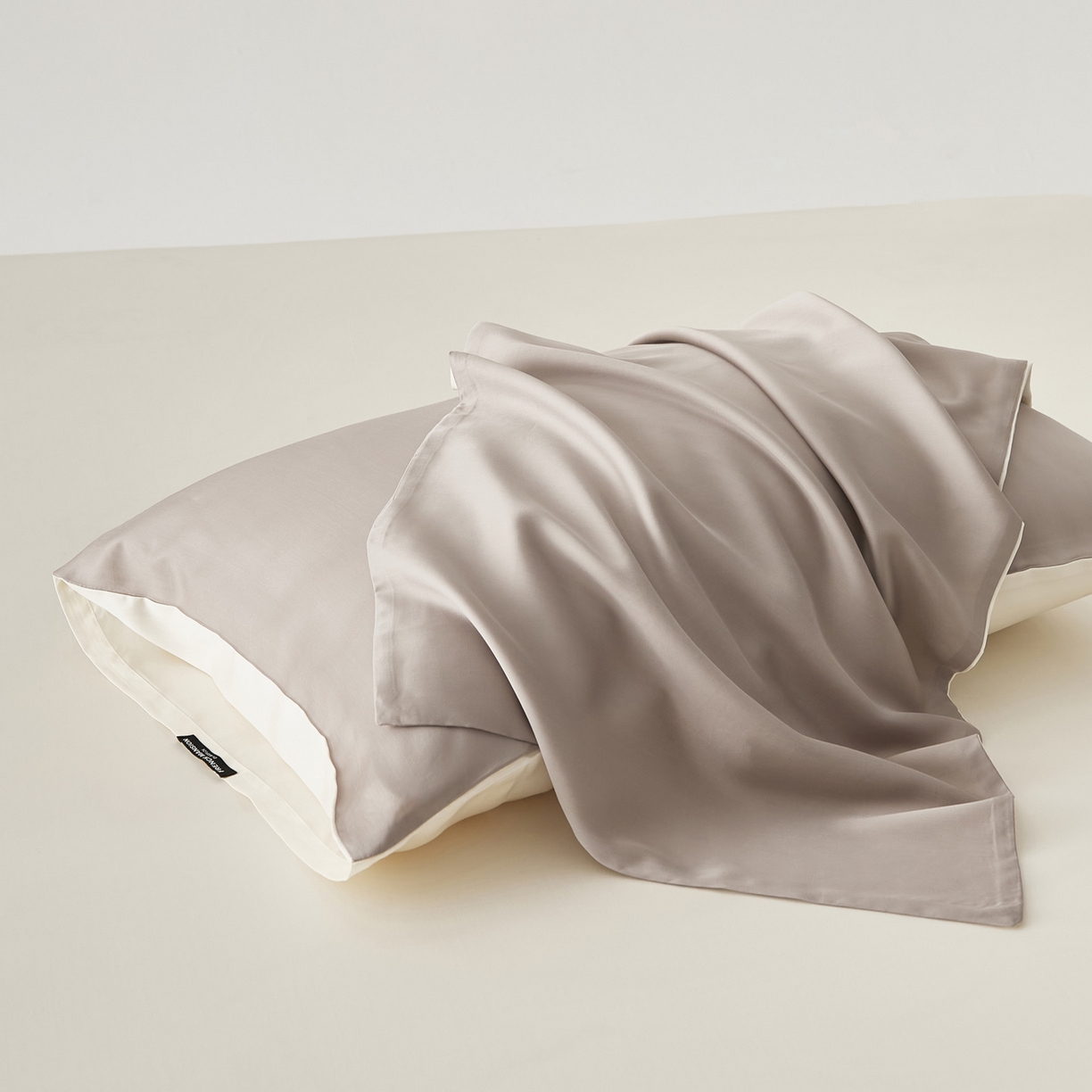 91家纺网 家纺一手货源 找家纺 EH家居 2026春夏新款简约纯色天丝单品枕套（AB版）（被套同款） 仲夏-果栗色