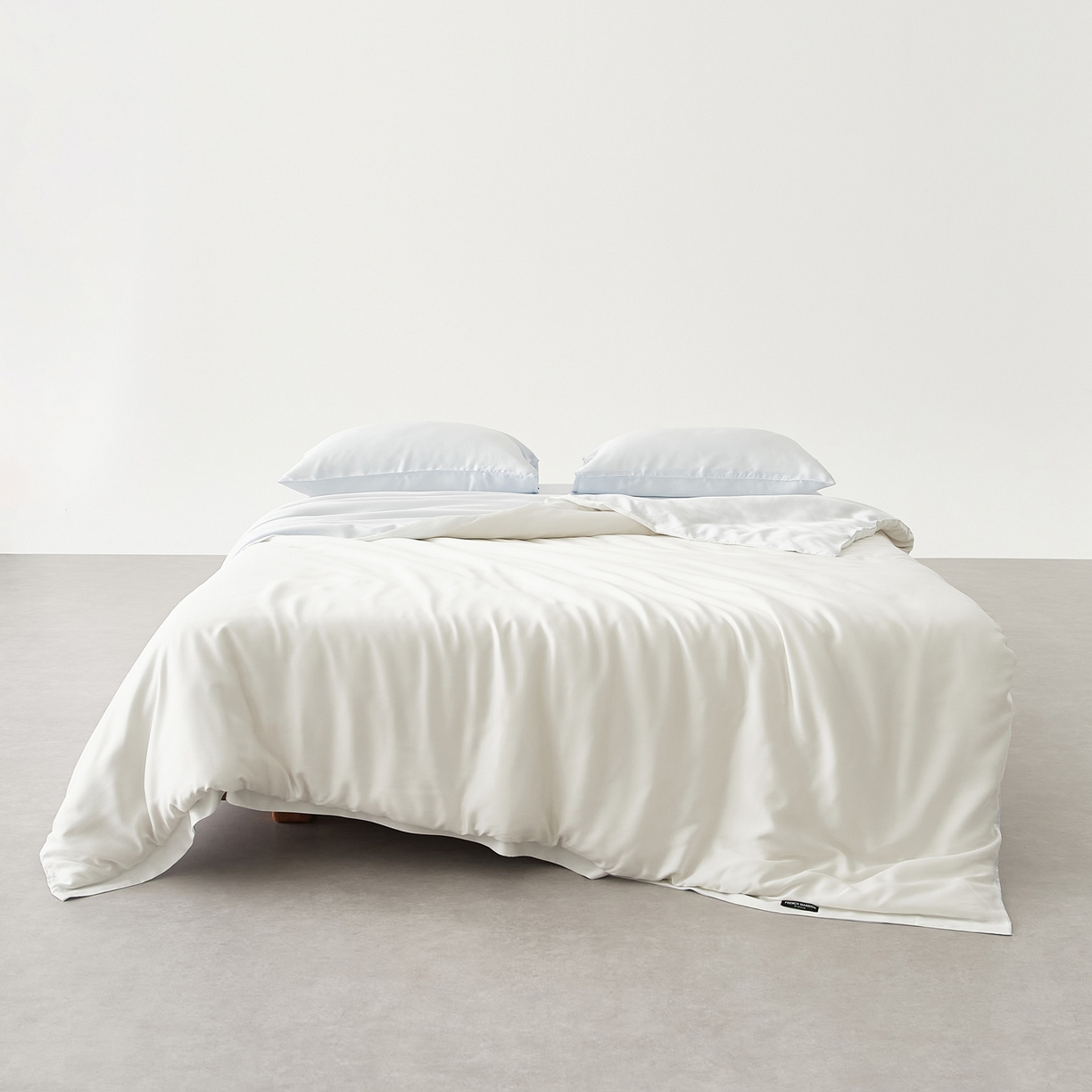 91家纺网 家纺一手货源 找家纺 EH家居 2026春夏新款简约纯色天丝单品被套 仲夏-蓝白