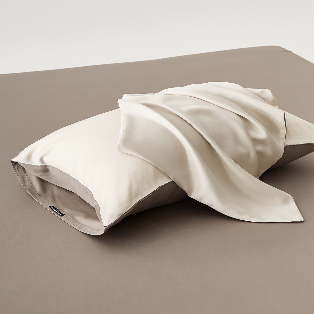 91家纺网 家纺一手货源 找家纺 EH家居 2026春夏新款简约纯色天丝单品枕套（AB版）（被套同款） 仲夏-浅香槟色