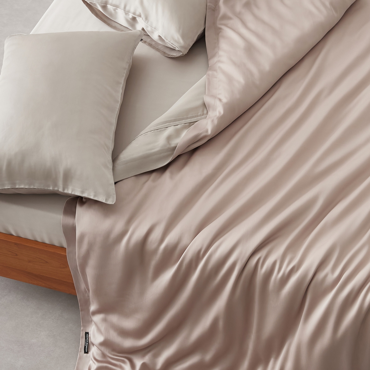 91家纺网 家纺一手货源 找家纺 EH家居 2026春夏新款简约纯色天丝单品被套 仲夏-粉灰