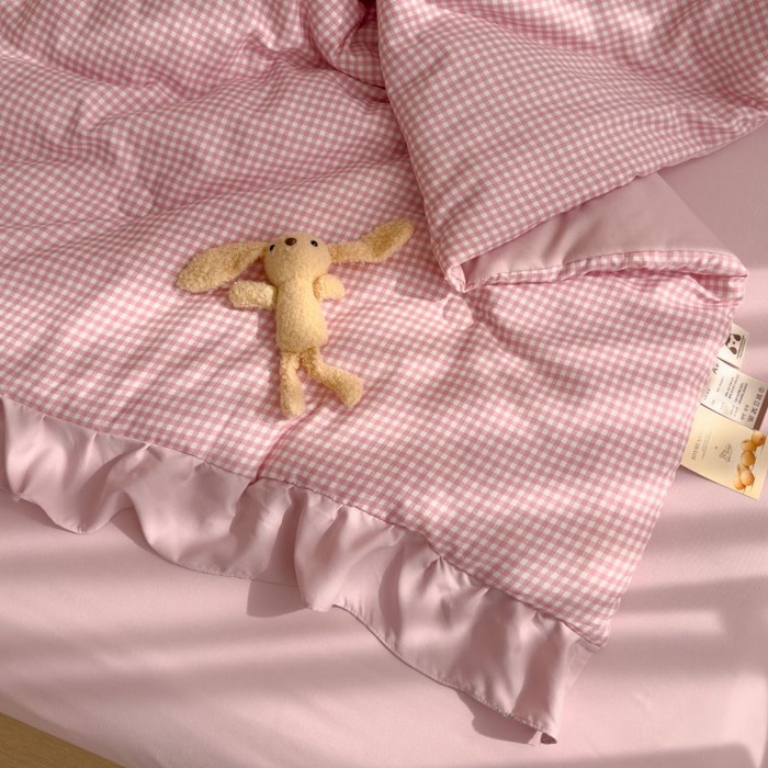 91家纺网 家纺一手货源 找家纺 默忆 2026新款A类水洗棉双层纱花边夏被夏凉被空调被被子被芯 粉小格