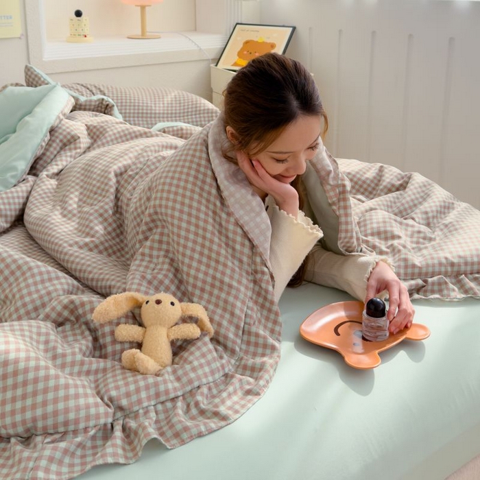 91家纺网 家纺一手货源 找家纺 默忆 2026新款A类水洗棉双层纱花边夏被夏凉被空调被被子被芯 咖色小格