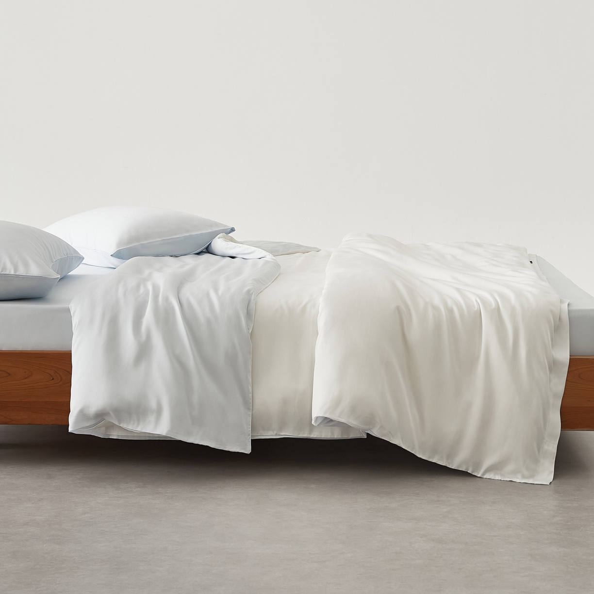 91家纺网 家纺一手货源 找家纺 EH家居 2026春夏新款简约纯色天丝单品被套 仲夏-蓝白