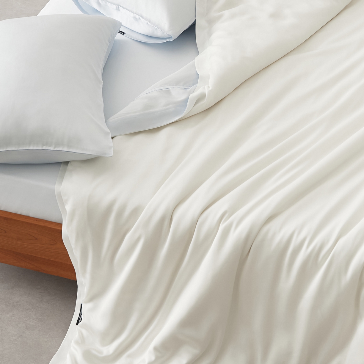 91家纺网 家纺一手货源 找家纺 EH家居 2026春夏新款简约纯色天丝单品被套 仲夏-蓝白