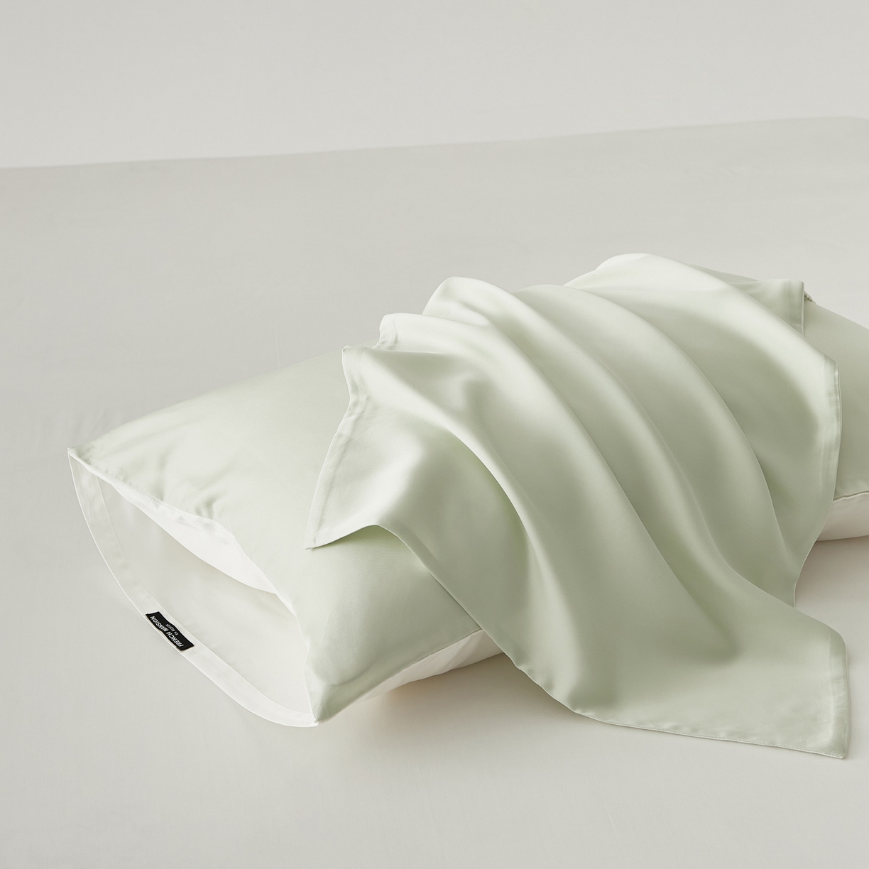 91家纺网 家纺一手货源 找家纺 EH家居 2026春夏新款简约纯色天丝单品枕套（AB版）（被套同款） 仲夏-星河青