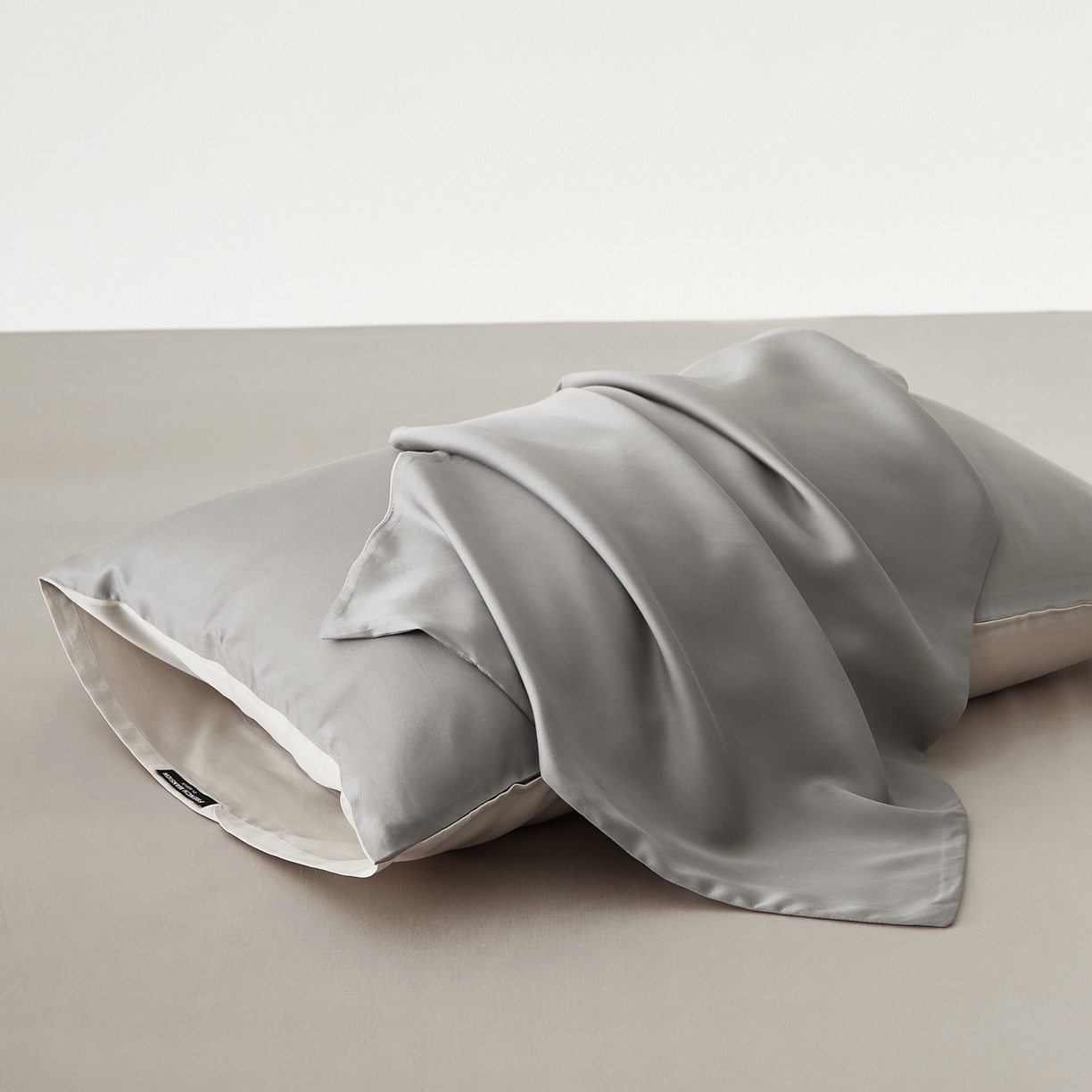 91家纺网 家纺一手货源 找家纺 EH家居 2026春夏新款简约纯色天丝单品枕套（AB版）（被套同款） 仲夏-月影灰