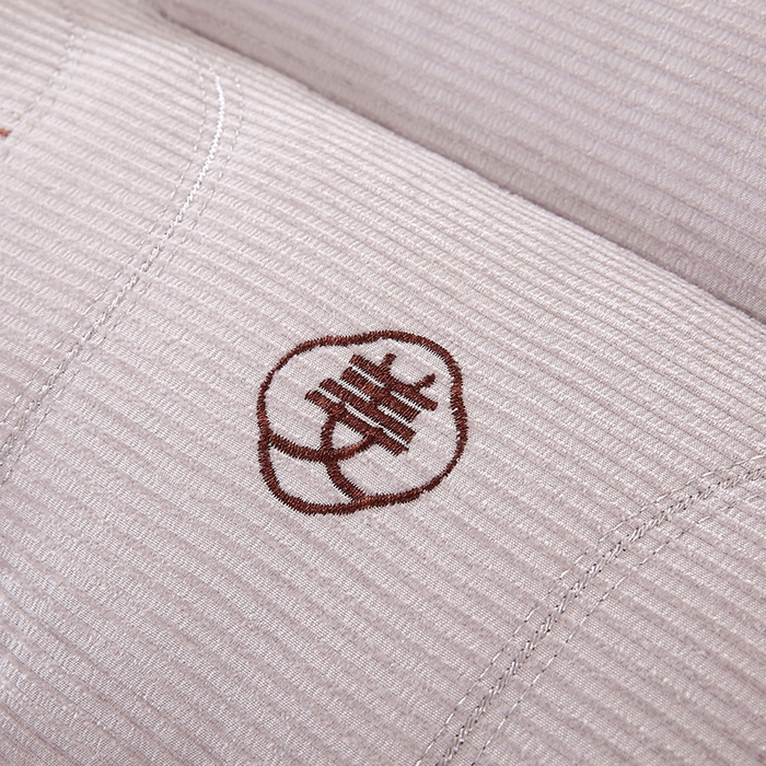 91家纺网 家纺一手货源 找家纺 浩宇家纺 2026新款雪尼绒枕头枕芯单人刺绣护颈枕成人家用舒适定型款6305 姜舒暖-分区灰色