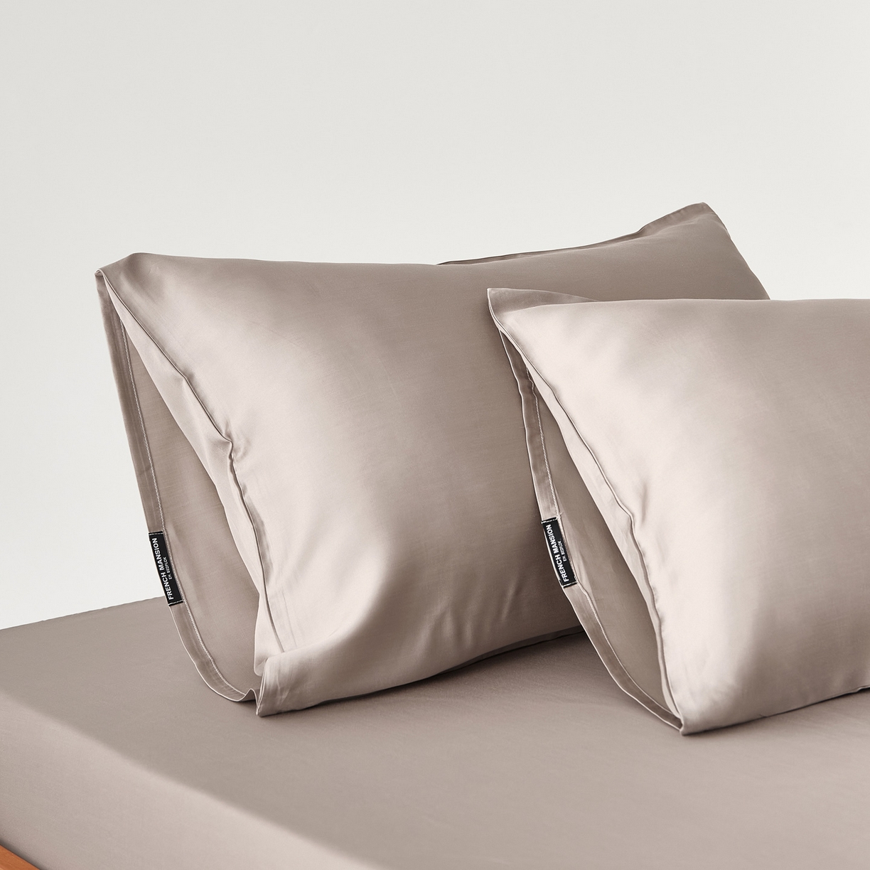91家纺网 家纺一手货源 找家纺 EH家居 2026春夏新款简约纯色天丝单品枕套（AA版）（床单床笠同款） 茶灰色