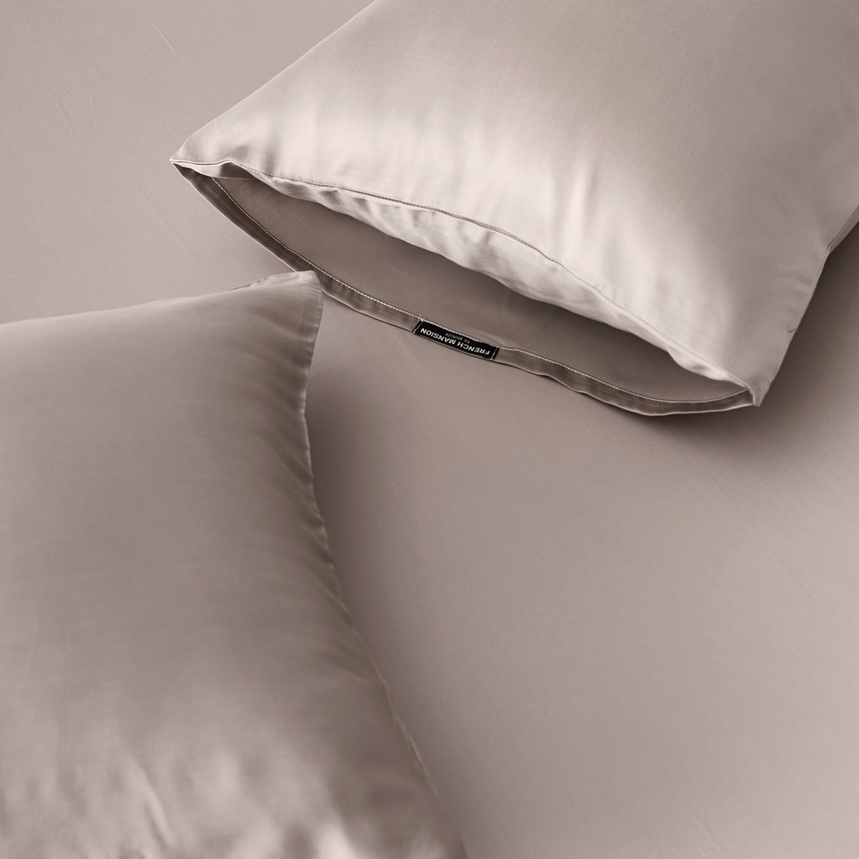 91家纺网 家纺一手货源 找家纺 EH家居 2026春夏新款简约纯色天丝单品枕套（AA版）（床单床笠同款） 茶灰色