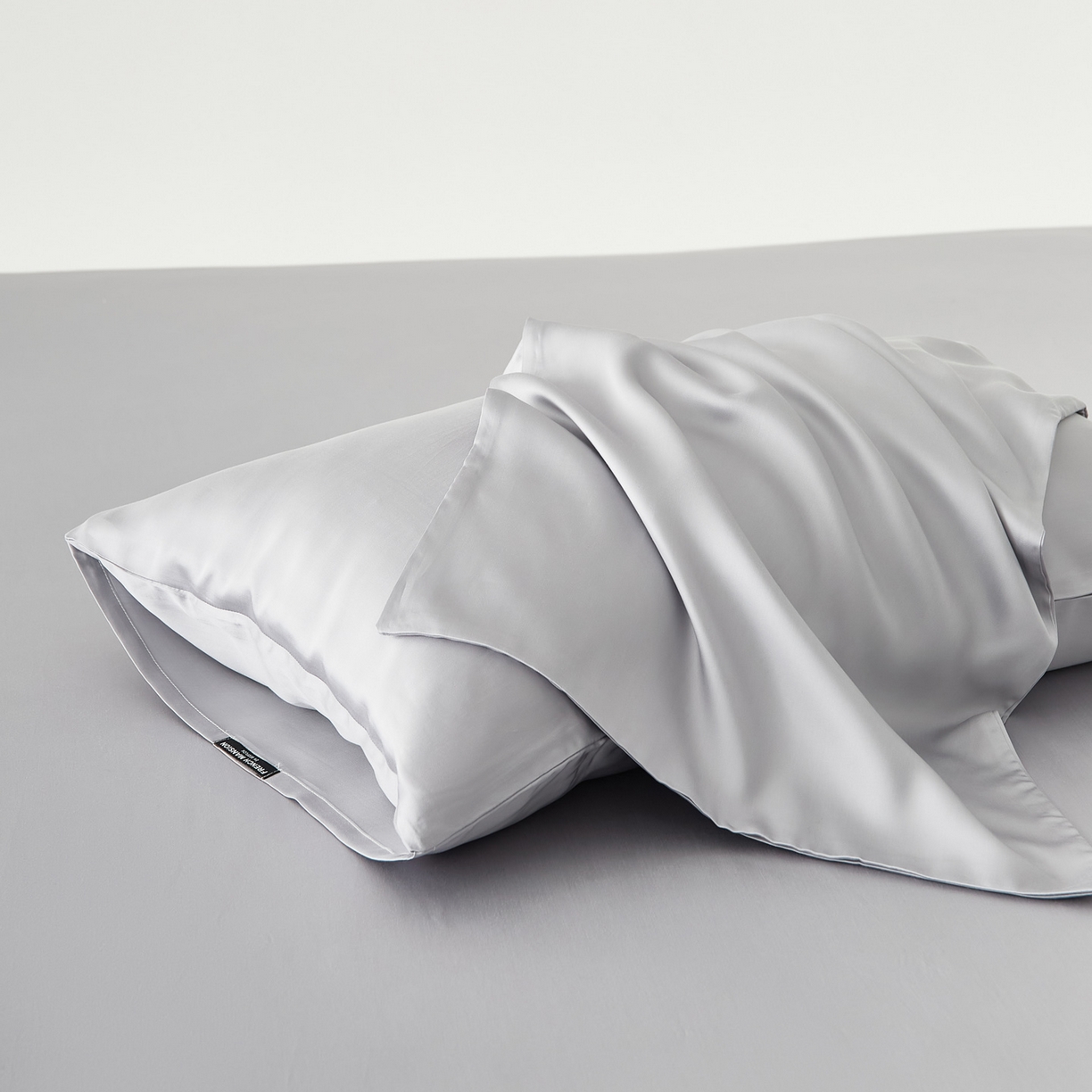 91家纺网 家纺一手货源 找家纺 EH家居 2026春夏新款简约纯色天丝单品枕套（AA版）（床单床笠同款） 丁香灰