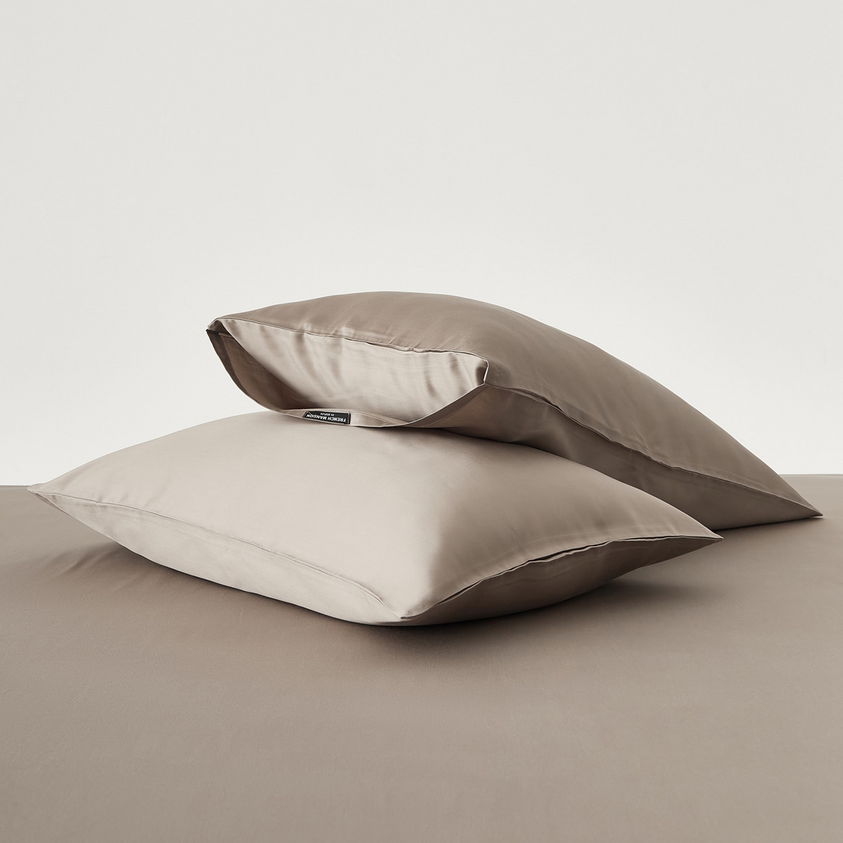 91家纺网 家纺一手货源 找家纺 EH家居 2026春夏新款简约纯色天丝单品枕套（AA版）（床单床笠同款） 姜饼棕