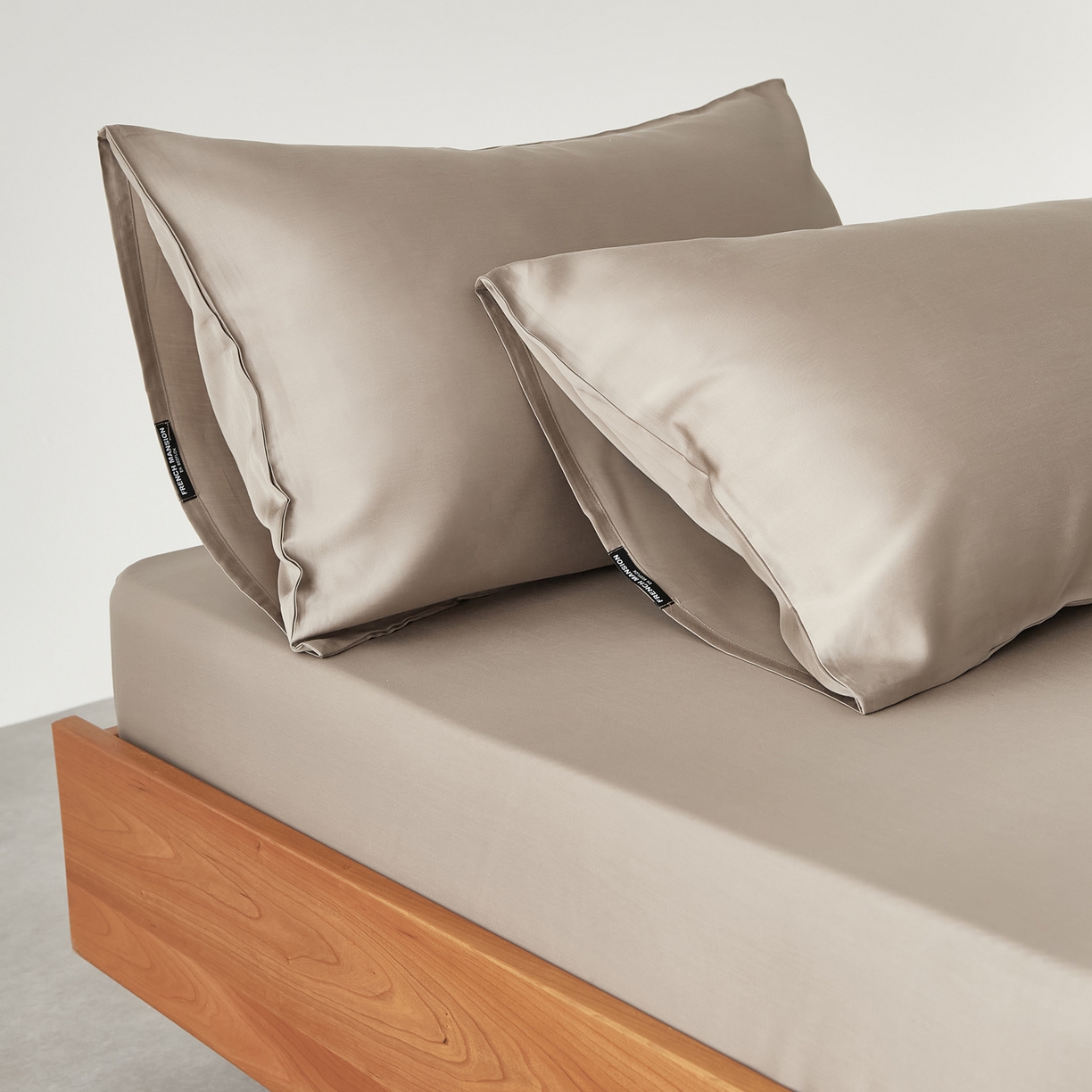 91家纺网 家纺一手货源 找家纺 EH家居 2026春夏新款简约纯色天丝单品枕套（AA版）（床单床笠同款） 姜饼棕