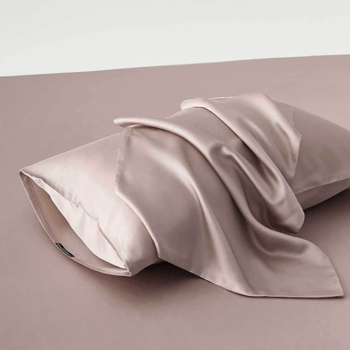 91家纺网 家纺一手货源 找家纺 EH家居 2026春夏新款简约纯色天丝单品枕套（AA版）（床单床笠同款） 罗浮粉