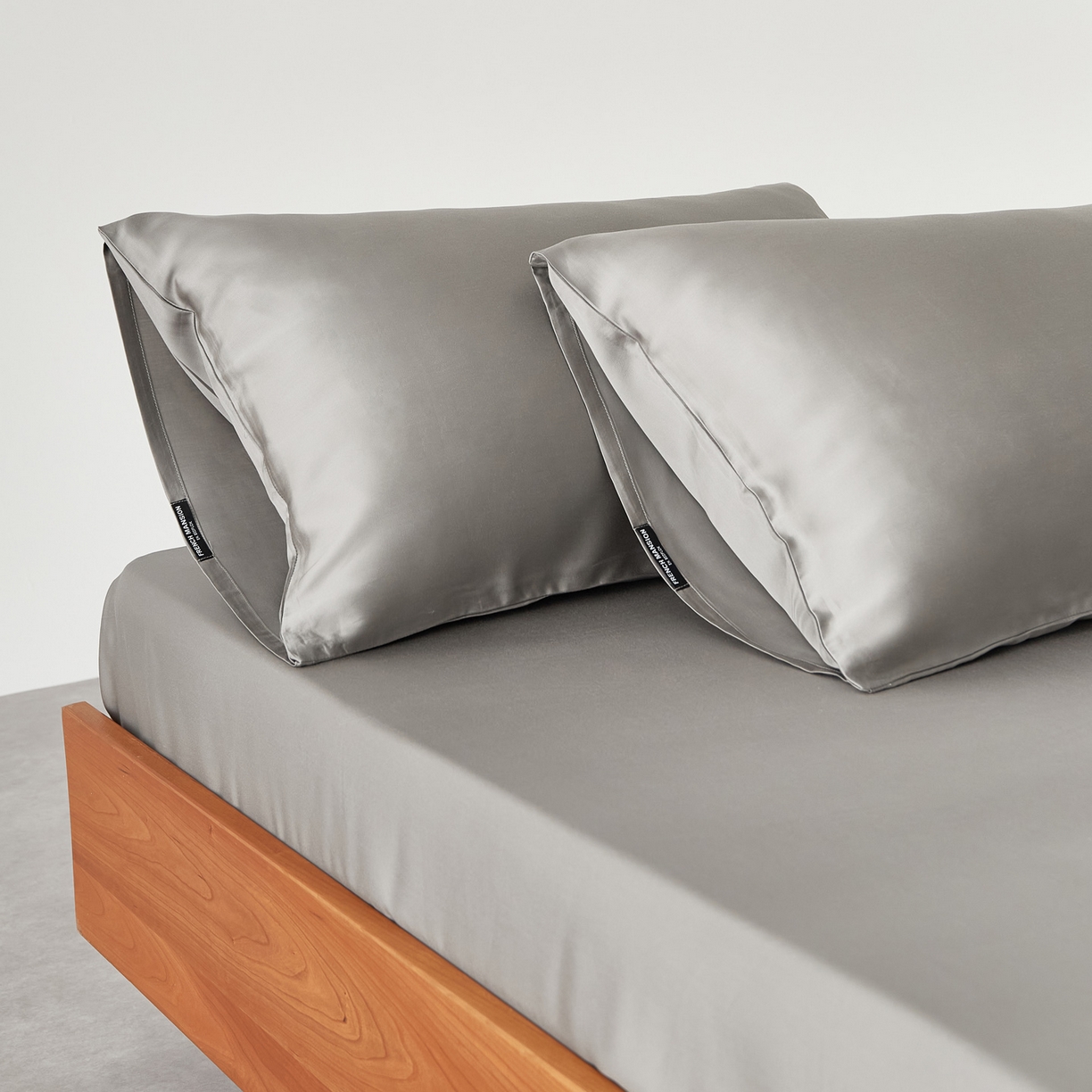 91家纺网 家纺一手货源 找家纺 EH家居 2026春夏新款简约纯色天丝单品枕套（AA版）（床单床笠同款） 破晓深灰