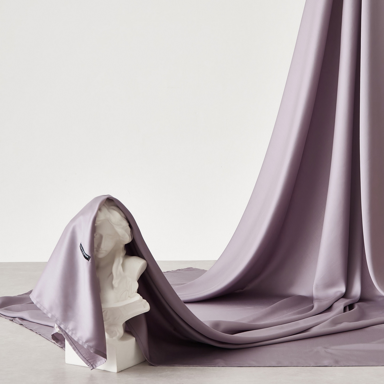 91家纺网 家纺一手货源 找家纺 EH家居 2026春夏新款简约纯色天丝单品床单 富贵紫