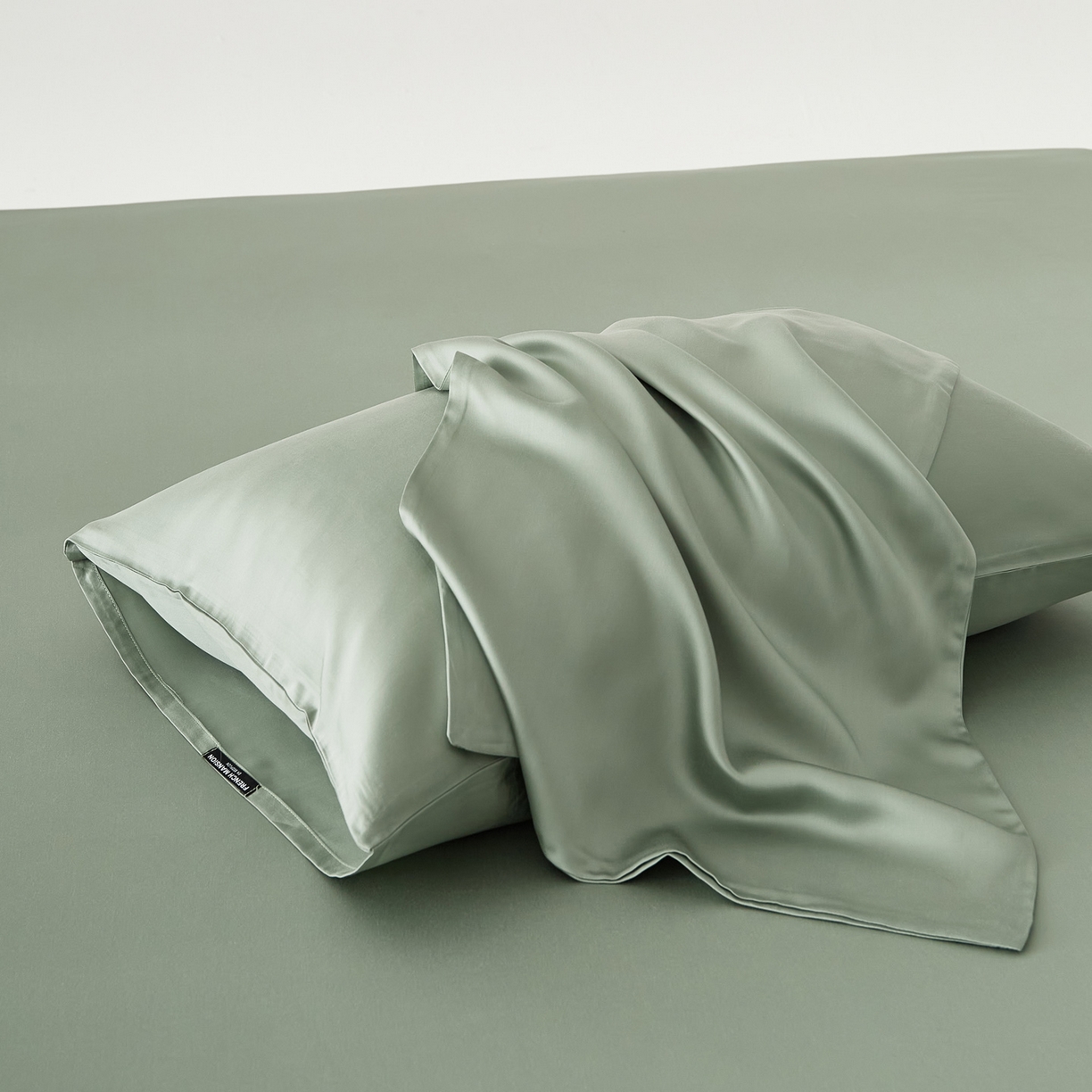 91家纺网 家纺一手货源 找家纺 EH家居 2026春夏新款简约纯色天丝单品枕套（AA版）（床单床笠同款） 松香绿