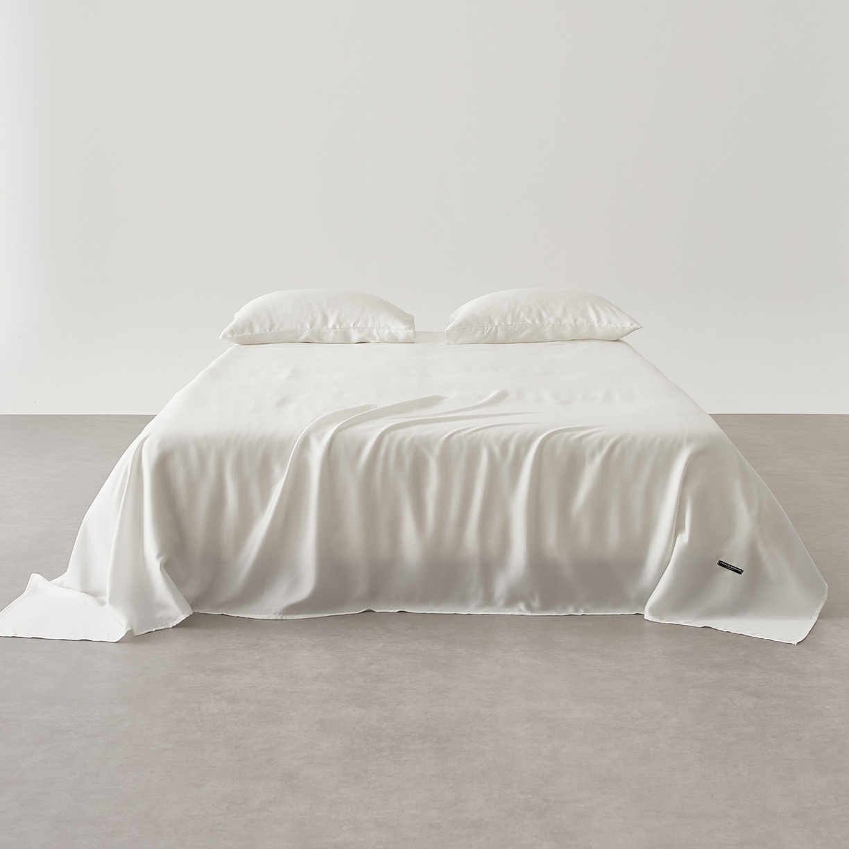 91家纺网 家纺一手货源 找家纺 EH家居 2026春夏新款简约纯色天丝单品床单 贵族白