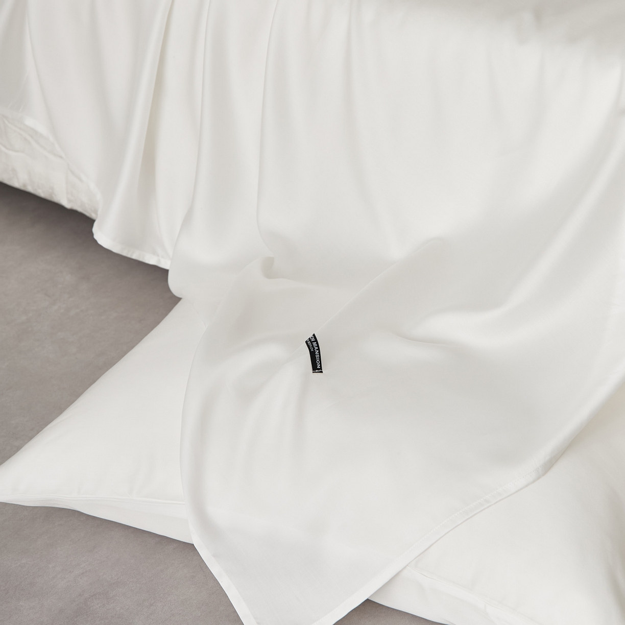 91家纺网 家纺一手货源 找家纺 EH家居 2026春夏新款简约纯色天丝单品床单 贵族白